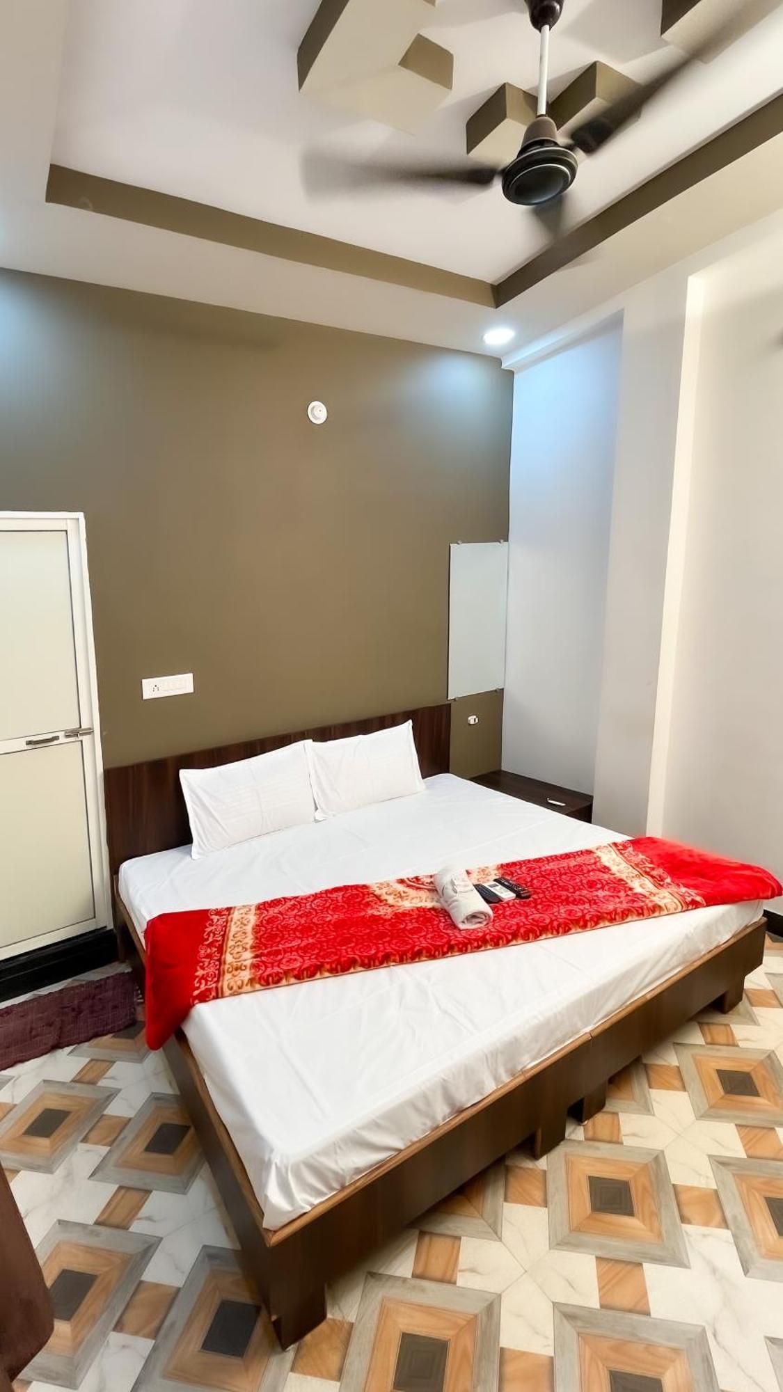Hotel Rudraksh 乌贾因 外观 照片